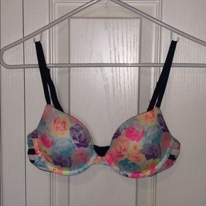VS Pink Lightly Lined Wear Everywhere Demi Bra
